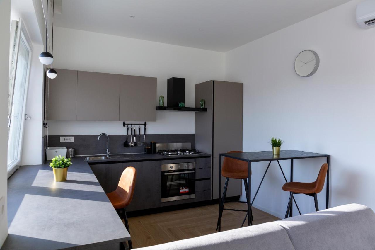 7th floor apartment Foggia Buitenkant foto