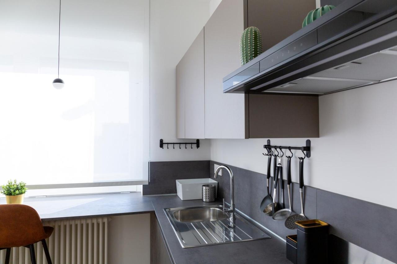 7th floor apartment Foggia Buitenkant foto