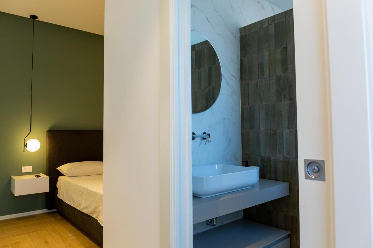 7th floor apartment Foggia Buitenkant foto